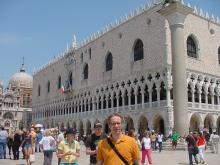 4-DogesPalace